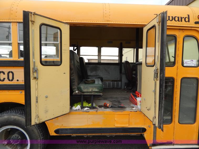 image for item H3474 1989 Ford B600 bus