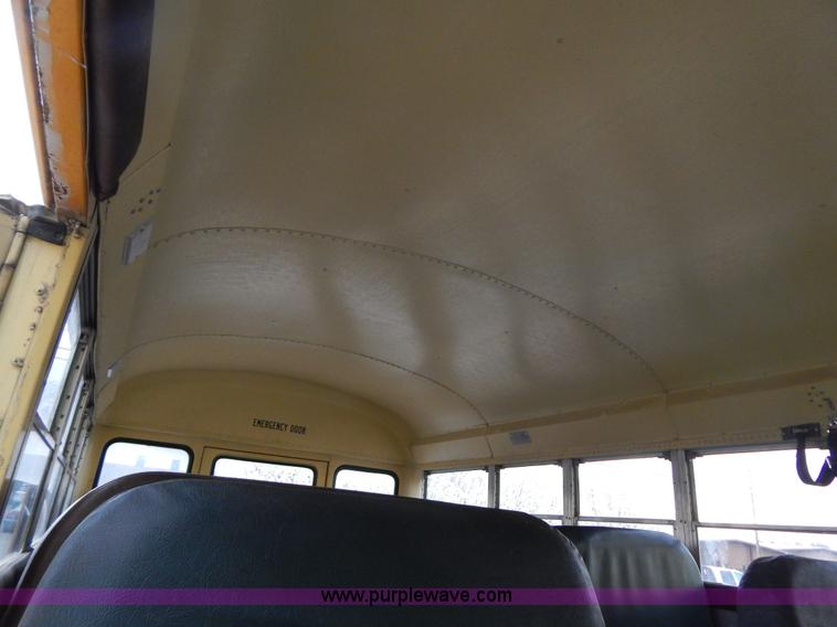 image for item H3474 1989 Ford B600 bus