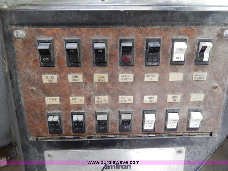 image for item H3474 1989 Ford B600 bus