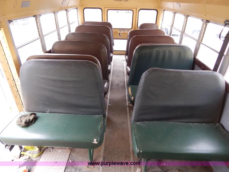 image for item H3474 1989 Ford B600 bus