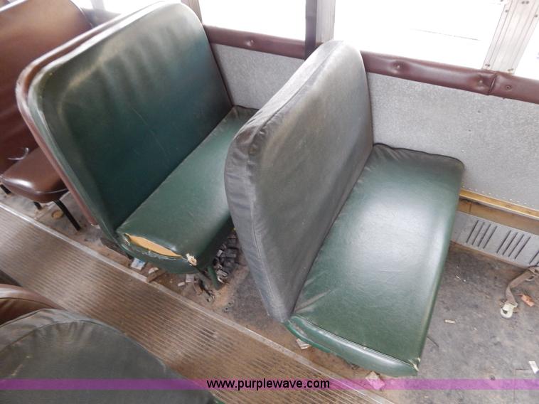 image for item H3474 1989 Ford B600 bus