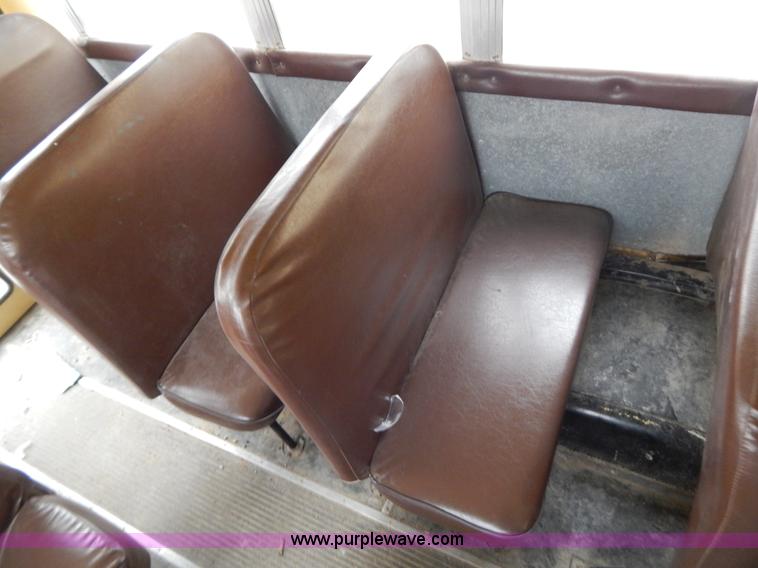 image for item H3474 1989 Ford B600 bus