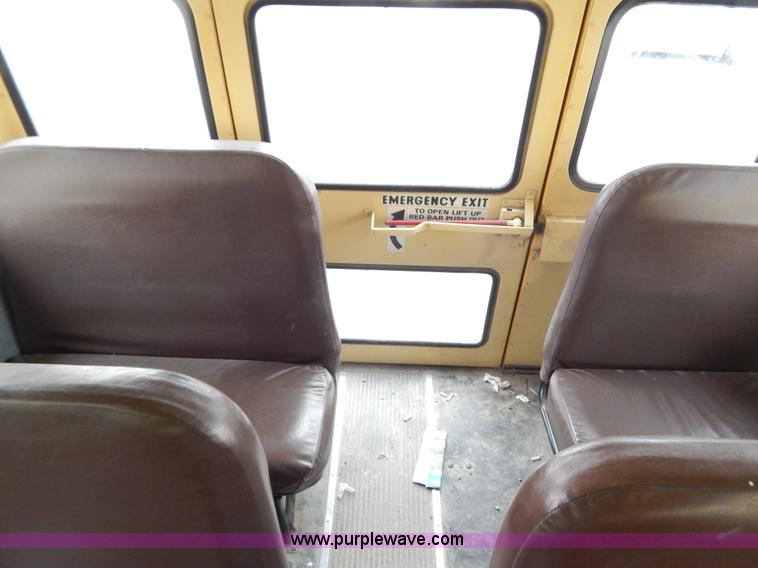 image for item H3474 1989 Ford B600 bus