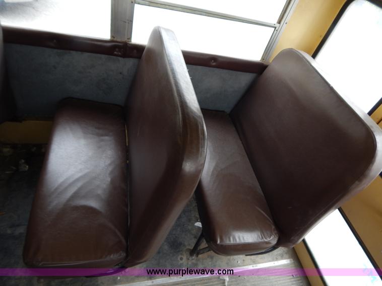 image for item H3474 1989 Ford B600 bus