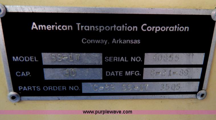 image for item H3474 1989 Ford B600 bus