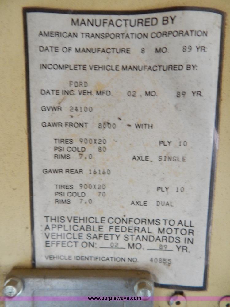 image for item H3474 1989 Ford B600 bus