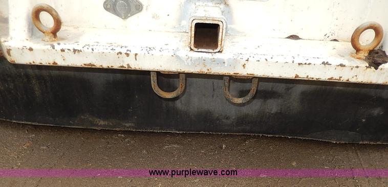 image for item H6186 1990 Ford F700 Crew Cab flatbed truck