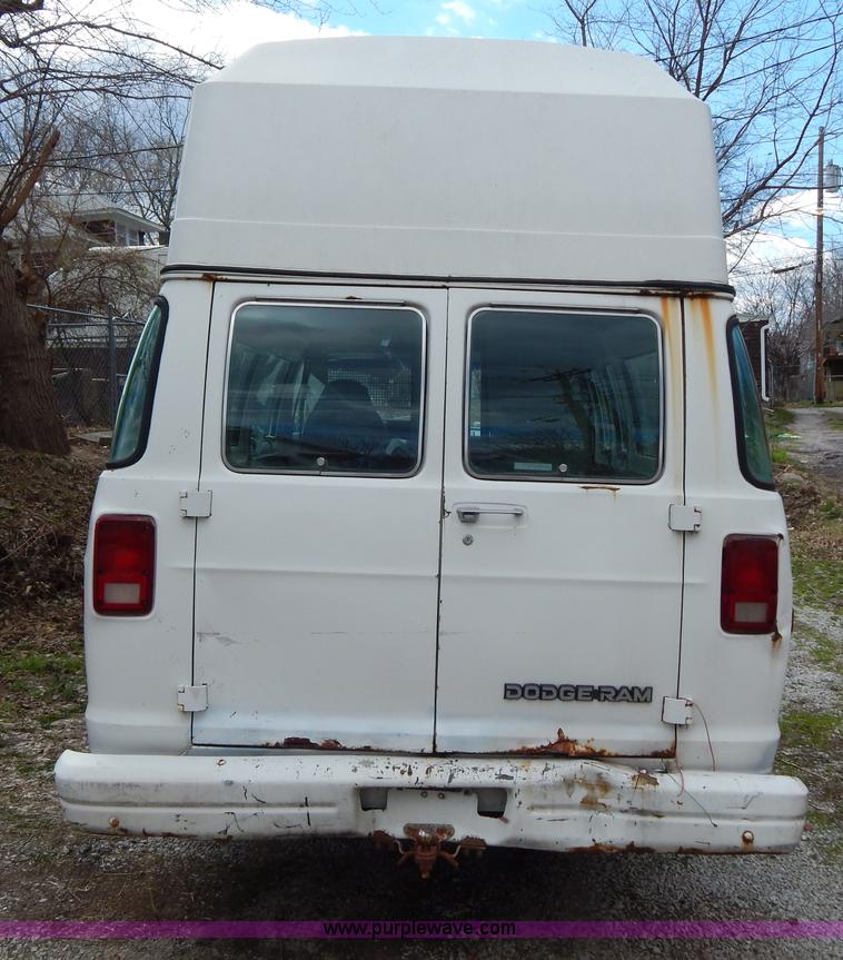 image for item I1020 1989 Dodge Ram B350 cargo van