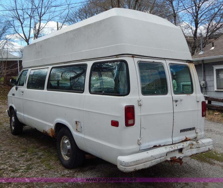 image for item I1020 1989 Dodge Ram B350 cargo van