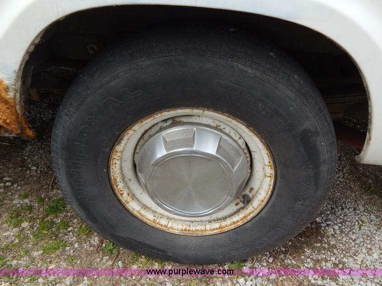 image for item I1020 1989 Dodge Ram B350 cargo van