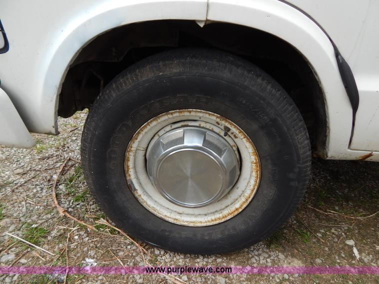 image for item I1020 1989 Dodge Ram B350 cargo van