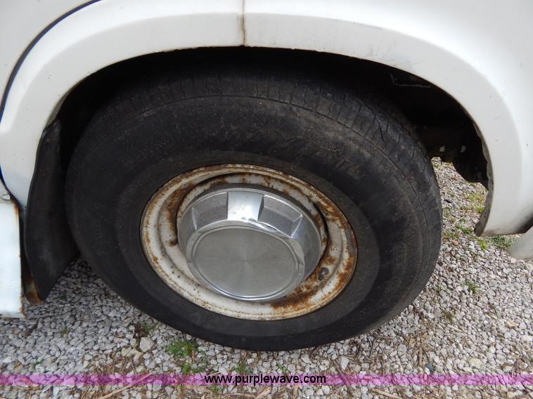 image for item I1020 1989 Dodge Ram B350 cargo van