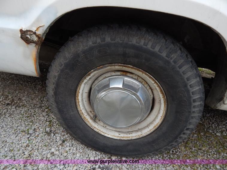 image for item I1020 1989 Dodge Ram B350 cargo van