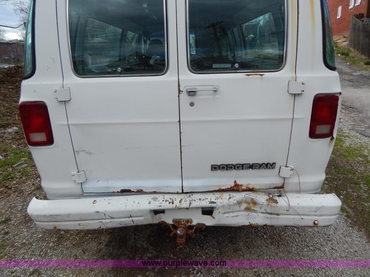 image for item I1020 1989 Dodge Ram B350 cargo van