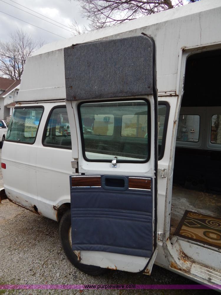 image for item I1020 1989 Dodge Ram B350 cargo van