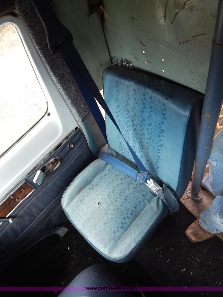 image for item I1020 1989 Dodge Ram B350 cargo van