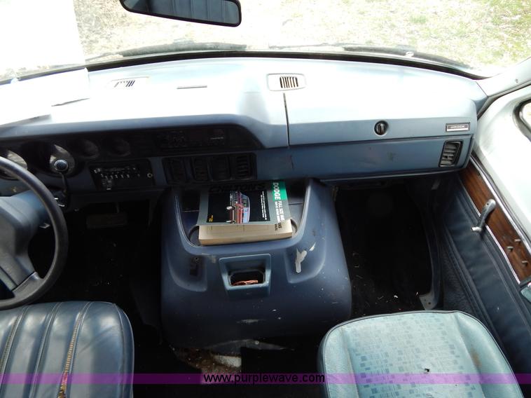 image for item I1020 1989 Dodge Ram B350 cargo van