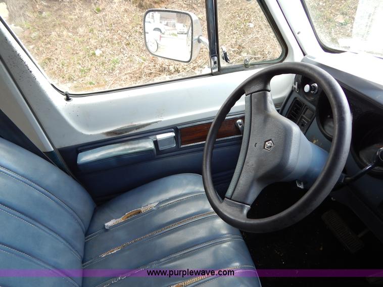 image for item I1020 1989 Dodge Ram B350 cargo van