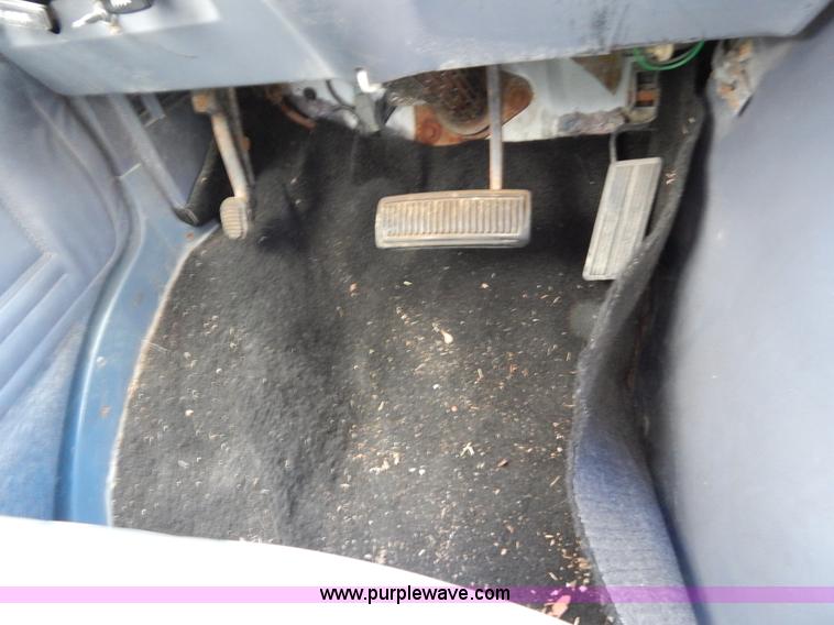 image for item I1020 1989 Dodge Ram B350 cargo van