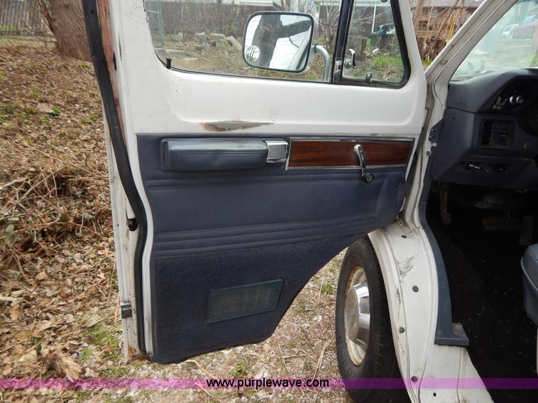 image for item I1020 1989 Dodge Ram B350 cargo van