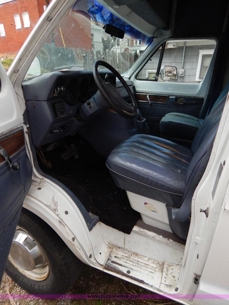 image for item I1020 1989 Dodge Ram B350 cargo van