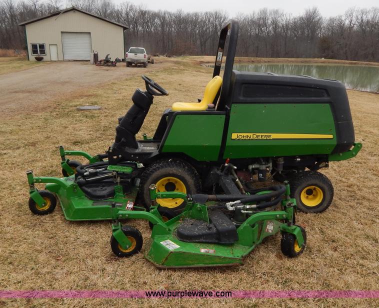 image for item I1050 2008 John Deere 1600 Series II turbo lawn mower