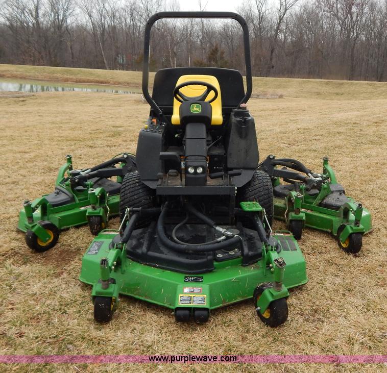 image for item I1050 2008 John Deere 1600 Series II turbo lawn mower