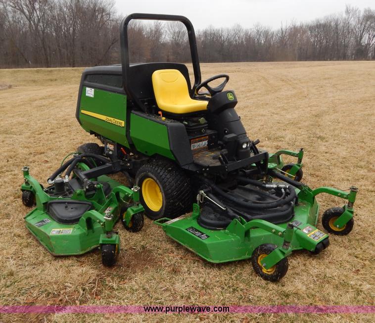 image for item I1050 2008 John Deere 1600 Series II turbo lawn mower