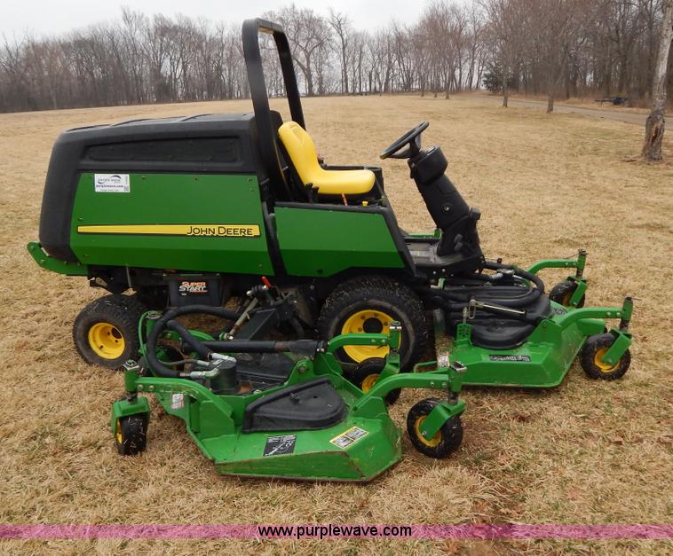 image for item I1050 2008 John Deere 1600 Series II turbo lawn mower