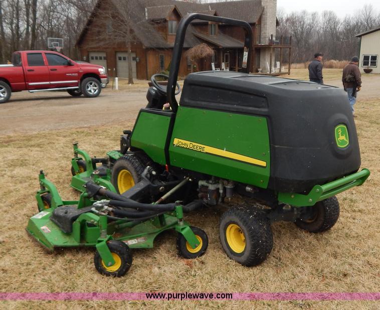 image for item I1050 2008 John Deere 1600 Series II turbo lawn mower