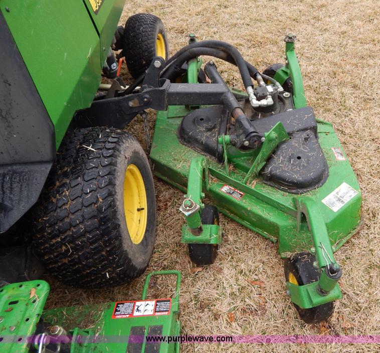 image for item I1050 2008 John Deere 1600 Series II turbo lawn mower
