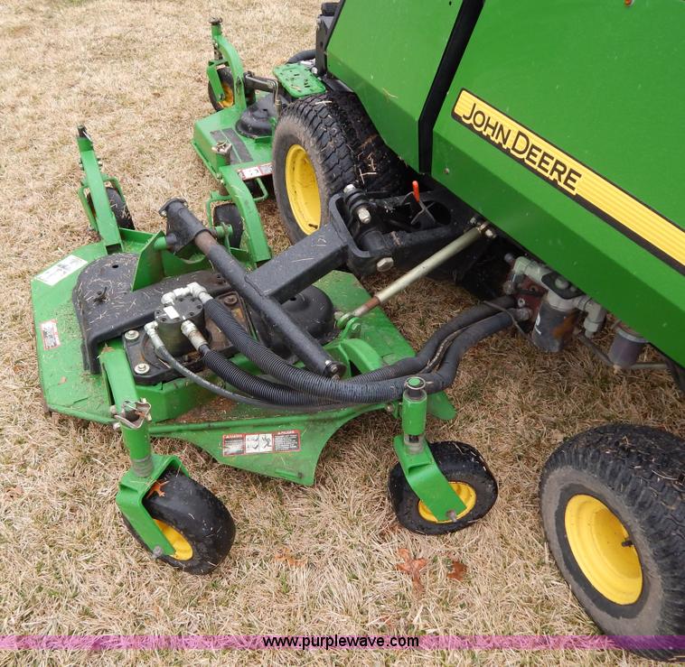 image for item I1050 2008 John Deere 1600 Series II turbo lawn mower