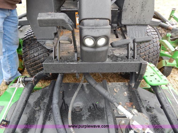 image for item I1050 2008 John Deere 1600 Series II turbo lawn mower