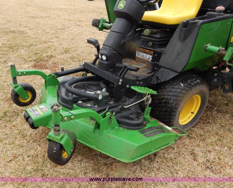 image for item I1050 2008 John Deere 1600 Series II turbo lawn mower