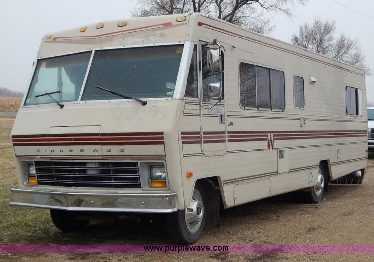 image for item I1051 1982 Chevrolet P30 Winnebago RV