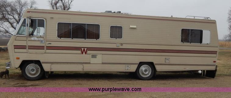 image for item I1051 1982 Chevrolet P30 Winnebago RV
