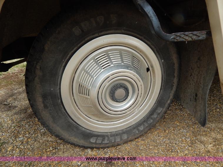 image for item I1051 1982 Chevrolet P30 Winnebago RV