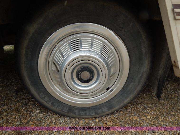 image for item I1051 1982 Chevrolet P30 Winnebago RV