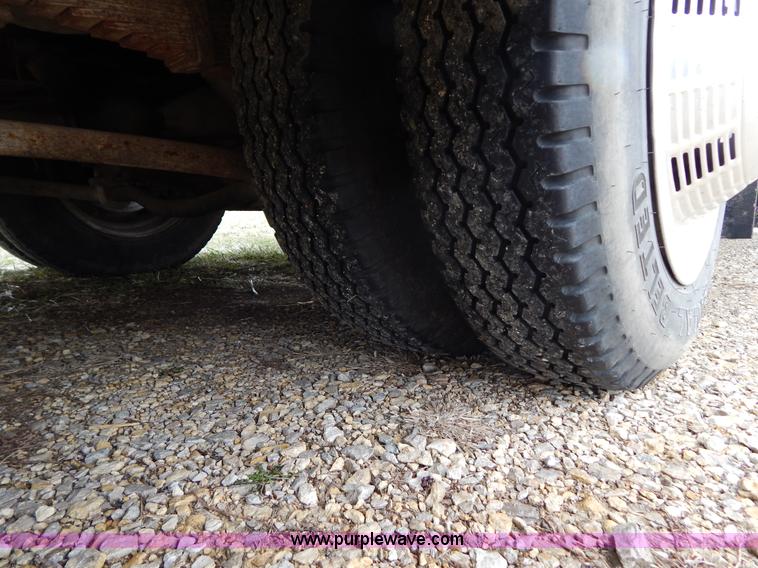 image for item I1051 1982 Chevrolet P30 Winnebago RV