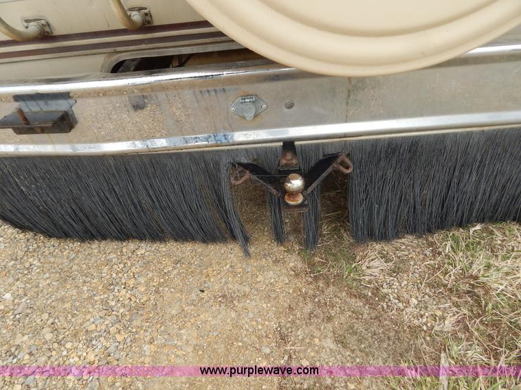 image for item I1051 1982 Chevrolet P30 Winnebago RV