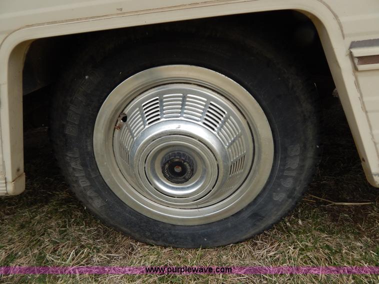 image for item I1051 1982 Chevrolet P30 Winnebago RV