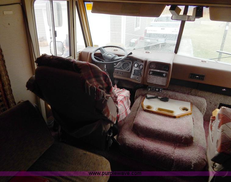image for item I1051 1982 Chevrolet P30 Winnebago RV