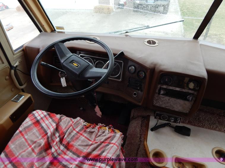 image for item I1051 1982 Chevrolet P30 Winnebago RV