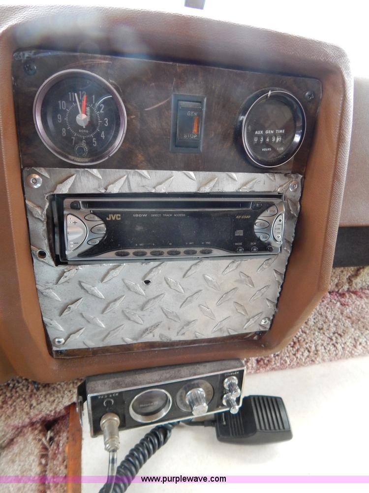 image for item I1051 1982 Chevrolet P30 Winnebago RV