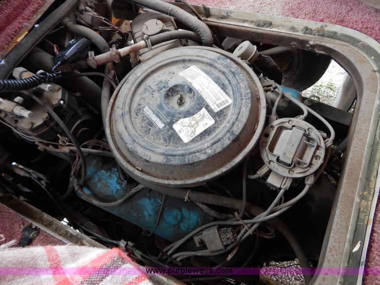 image for item I1051 1982 Chevrolet P30 Winnebago RV