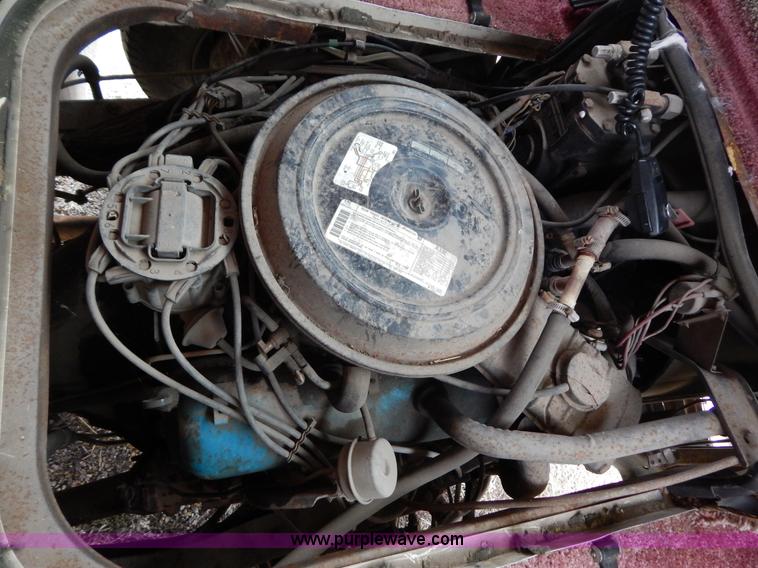 image for item I1051 1982 Chevrolet P30 Winnebago RV