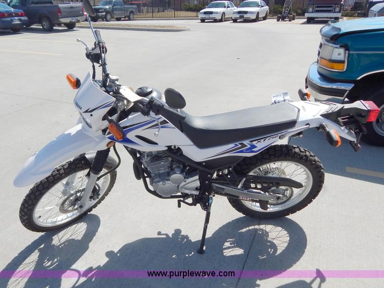 image for item I1068 2011 Yamaha XT250 motorcycle