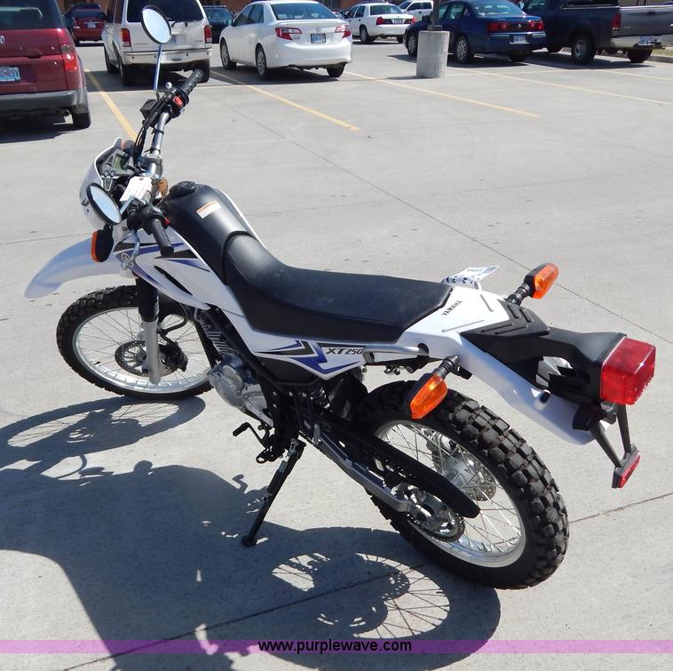image for item I1068 2011 Yamaha XT250 motorcycle