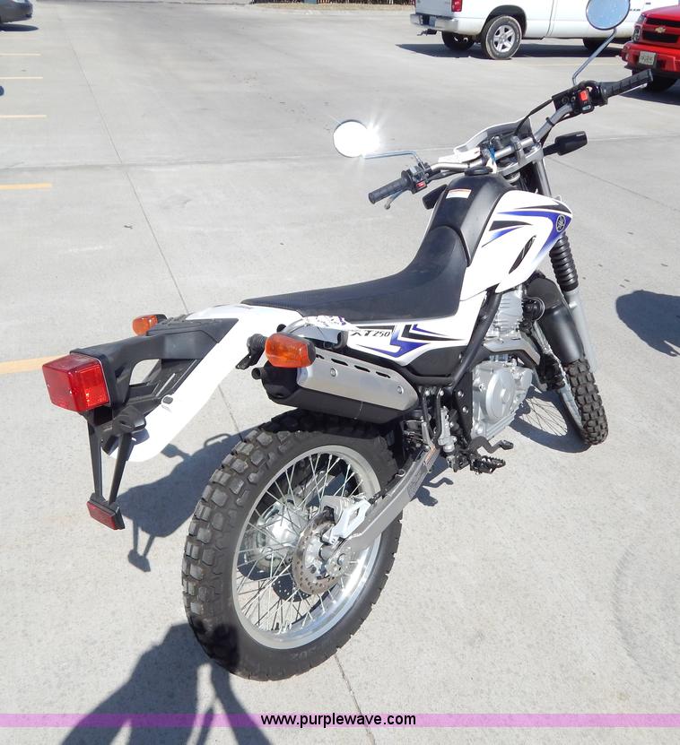 image for item I1068 2011 Yamaha XT250 motorcycle