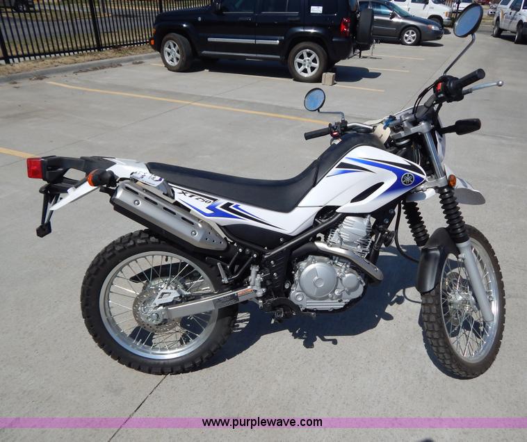 image for item I1068 2011 Yamaha XT250 motorcycle